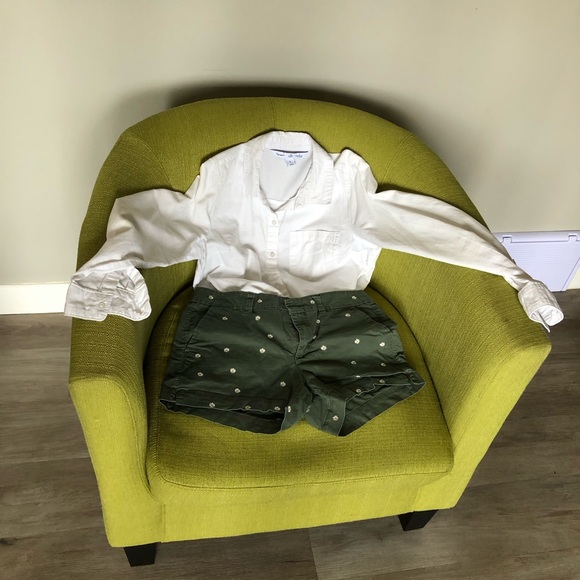 Old Navy Women's Green and White Shorts Size 4 - Picture 1 of 7